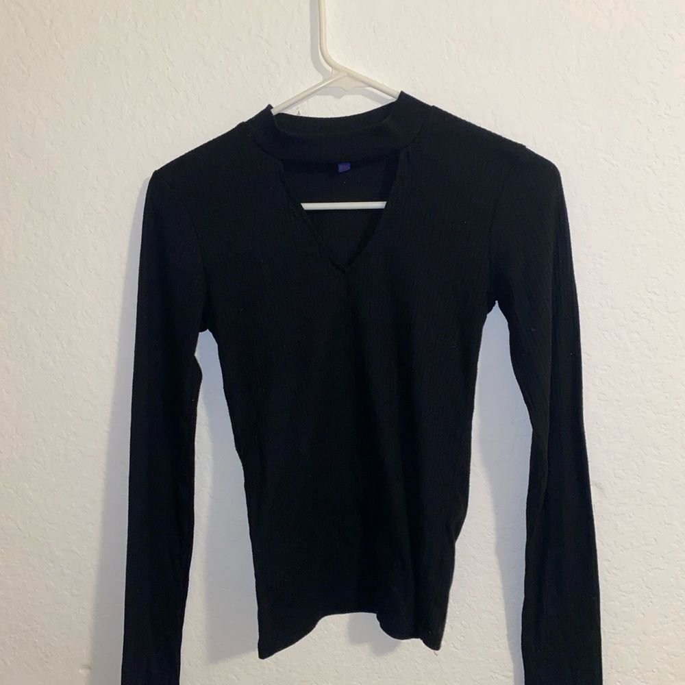 Aeropostale Women’s Black V-Neck Long Sleeve Top – Size Small